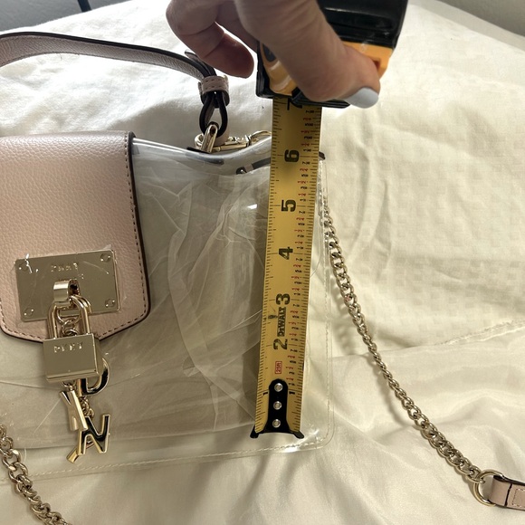 DKNY clear and pink nude small shoulder bag. - Picture 13 of 17
